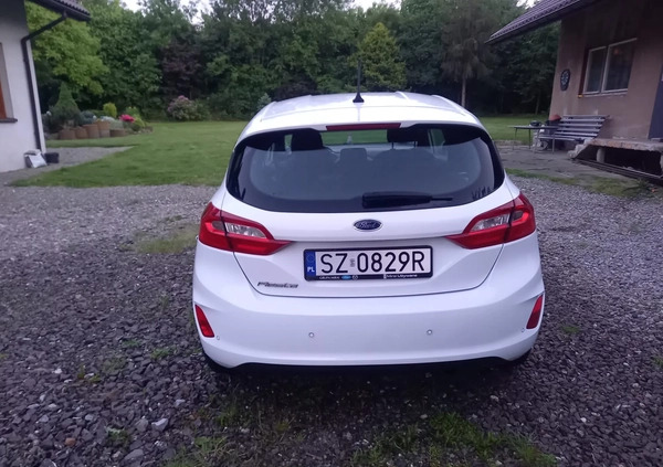 Ford Fiesta cena 37000 przebieg: 61000, rok produkcji 2017 z Biała małe 79